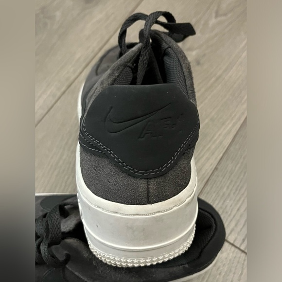 EUC Like New Nike Air Force 1 Shoes Size 8 Color Gray and Black - Picture 10 of 11